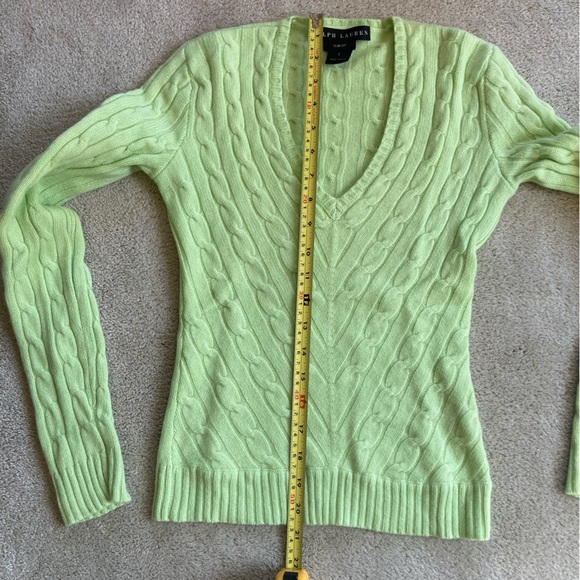 Ralph Lauren Black Label cashmere 100% Cable V-neck green sweater, small - Picture 7 of 7